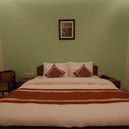 Bed and Breakfast Peepal Tree Residency à New Delhi Extérieur photo