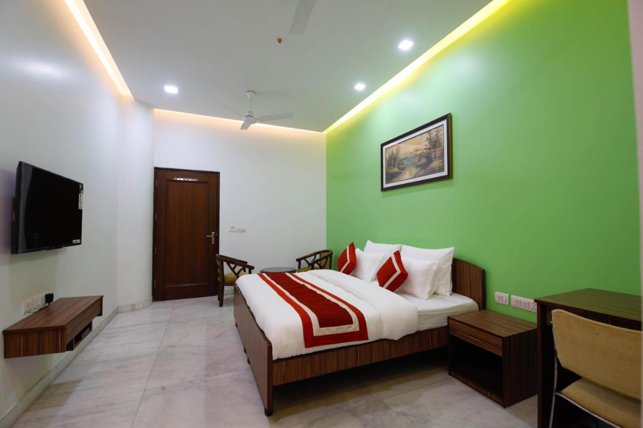 Bed and Breakfast Peepal Tree Residency à New Delhi Extérieur photo