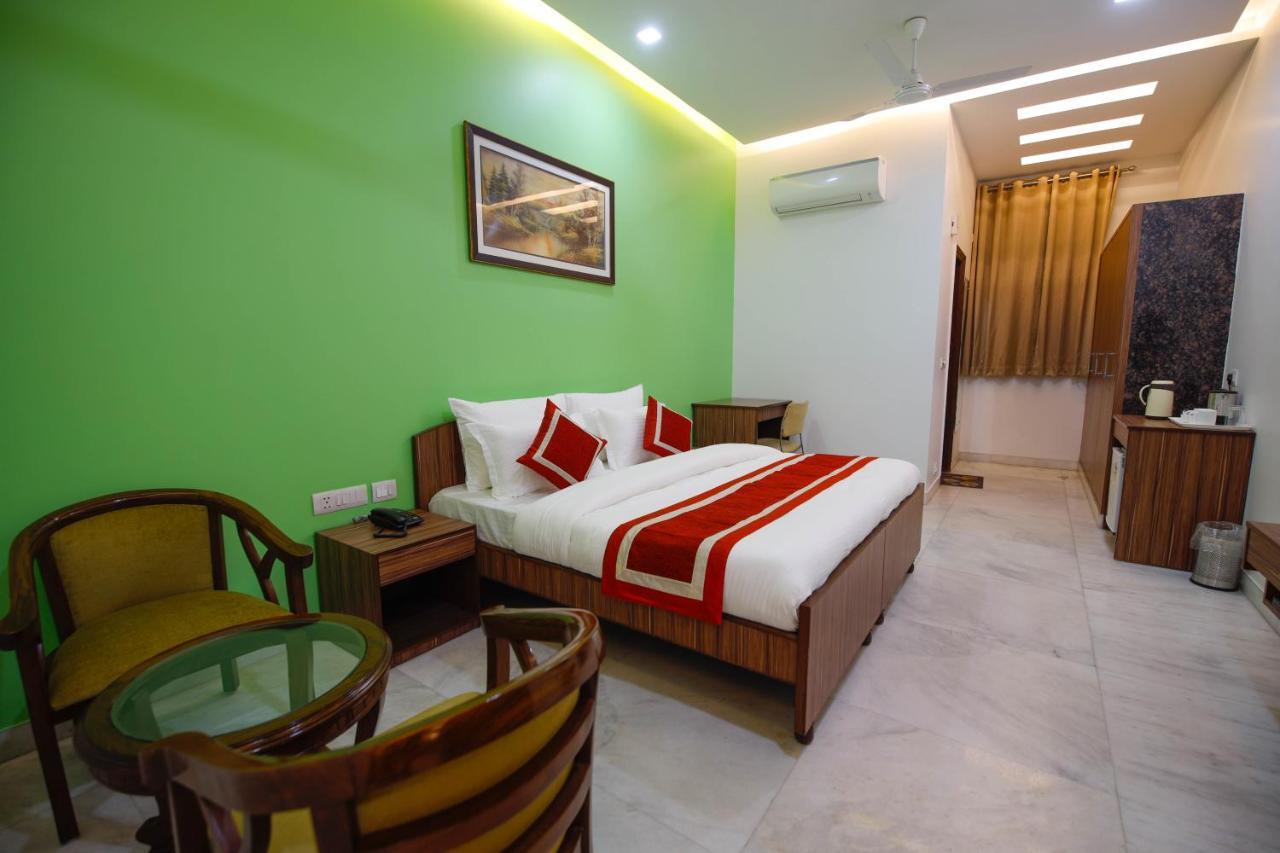 Bed and Breakfast Peepal Tree Residency à New Delhi Extérieur photo